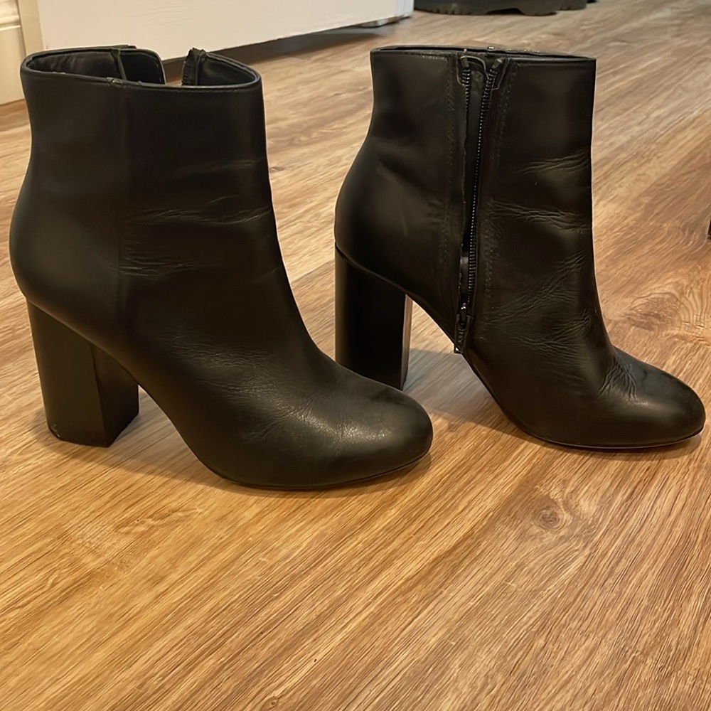 Short Zip-Up Booties - Picture 2 of 4